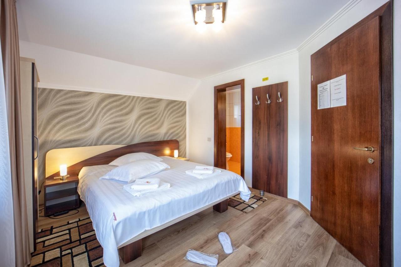 Amedeia Otel Bran  Dış mekan fotoğraf